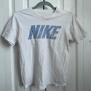 nike t-shirt
